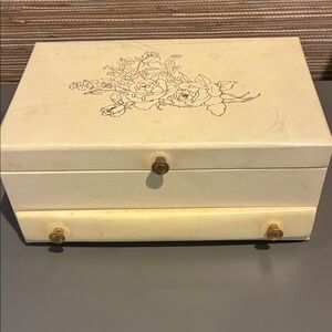 Vintage Lady Buxton Jewelry Box
